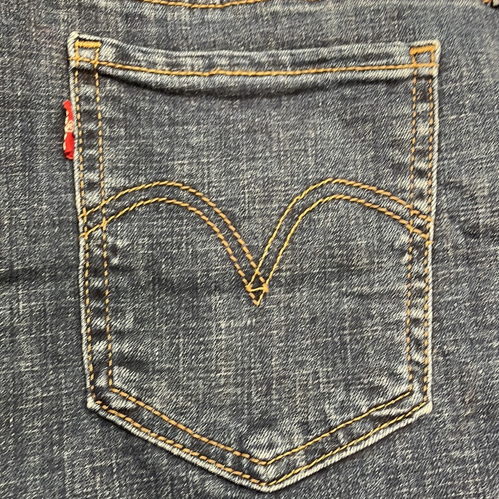 LEVI’S DENIM SHORTS - Picture 3 of 8